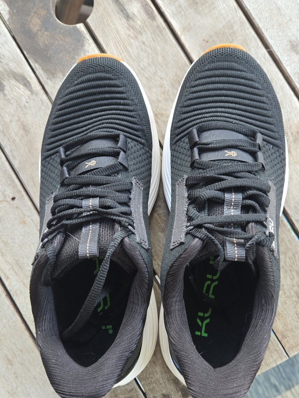 Kuru Atom 2 Womens Size 7.5B Black White Gum Athletic Running Shoes Sneaker
